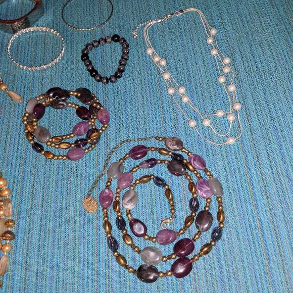 Assorted Jewelry - Picture 3 of 4